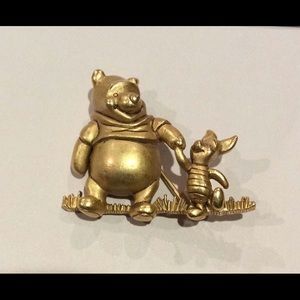 Disney RETIRED Winnie the Pooh and Piglet brooch.